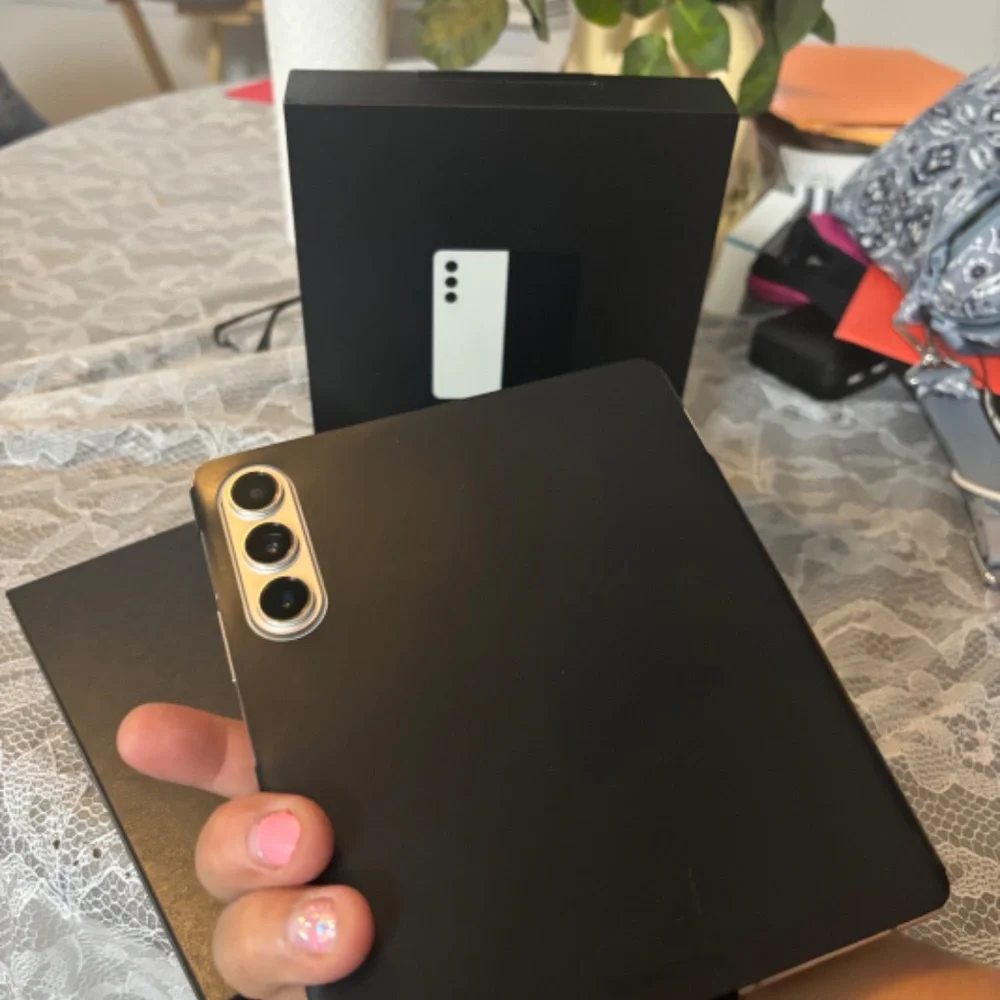 Samsung Galaxy ZFold 5 cream -unlocked 256 GB